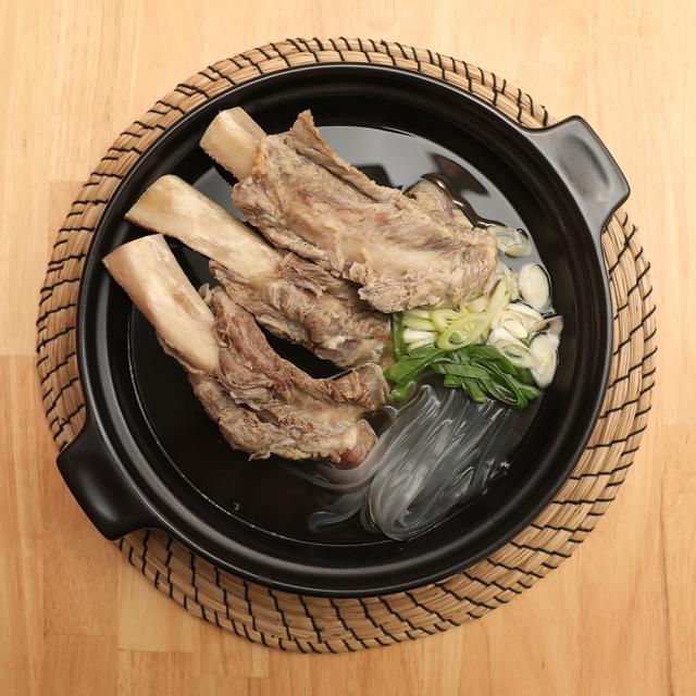 초가집 푸짐한 왕갈비탕 2.2kg (통갈비대 3대/파 당면이 들어있어요)