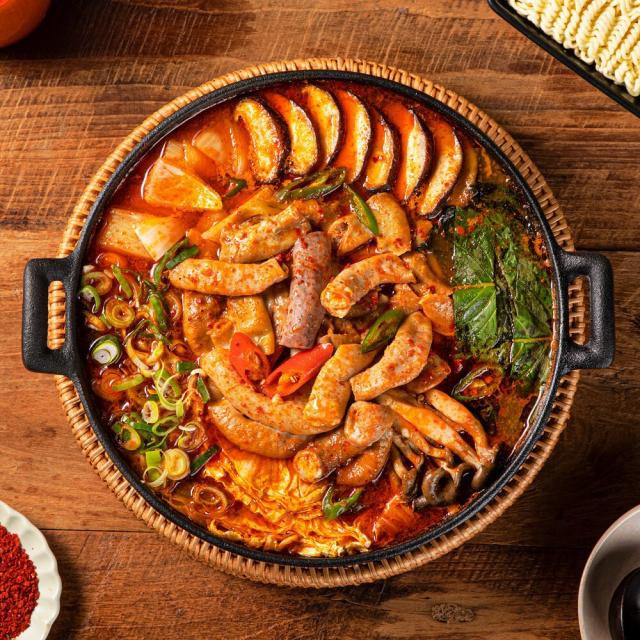 얼큰 소곱창 전골 600g (2-3인분) 곱창전골 밀키트 캠핑국물요리 술안주