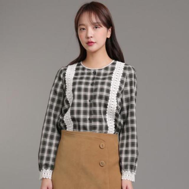 [엔터식스]로엠 레이스장식 풀오버 블라우스(체크)RMBL84TRQ5