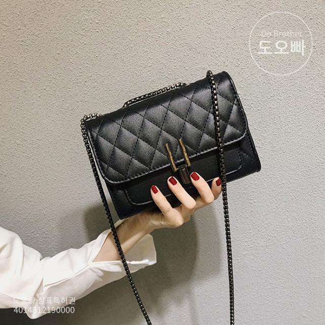 도오빠 여성 체인백 핸드백 스퀘어백 미니백 숄더백 여자 체인 가방 퀼팅 퀼팅백 스퀘어 가죽 레더 사계절 가벼운 컴포트 경량 간편한 보조 보조백 데이트룩 20대 30대 간편한가방 여성퀼팅백 여성크로스백 여성숄더백