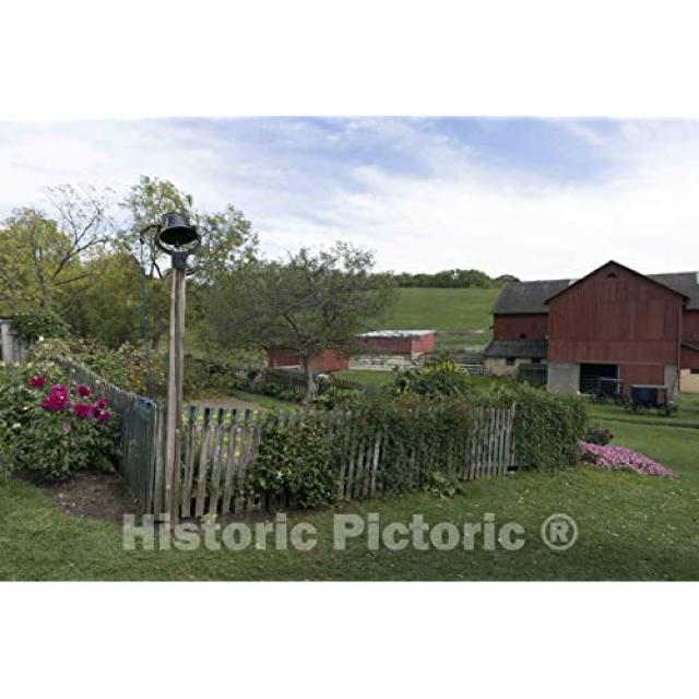 EOM 사진-아미쉬 컨트리 바이 웨이 2를 따라 오하이오 중부 월넛 크릭 근처에서 1983 년 방문객을 수용하기 시작 [12in x 08in] - E048308HHPMS4T0, 12in x 08in