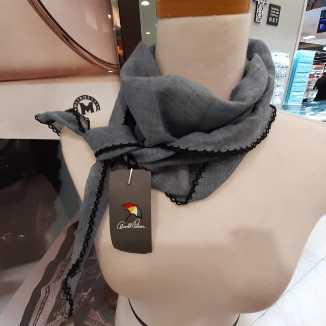 알다 2020년 가볍구 간단 간편한~무지 단색이라~어디든~자알 어울려서~포인트로~멋스럽게~멋내기로~간절기 필수~강추