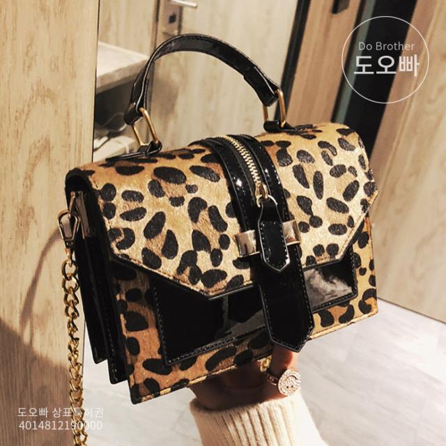 도오빠 여성 미니 숄더백 호피 레오파드 크로스백 체인백 핸드백 글램 스타일리쉬 여자숄더백 20대 30대 패션 데일리 가방 사계절 인기템 스웨이드