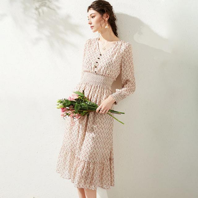 위파인더 0-봄여름신법식꽃원피스에 주름을 잡아주어 날씬하고 선해보이는 소녀의 전원풍