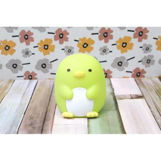 구석 등 해 욕실에서 놀 넌더리 나 플래시 라이트 펭귄?