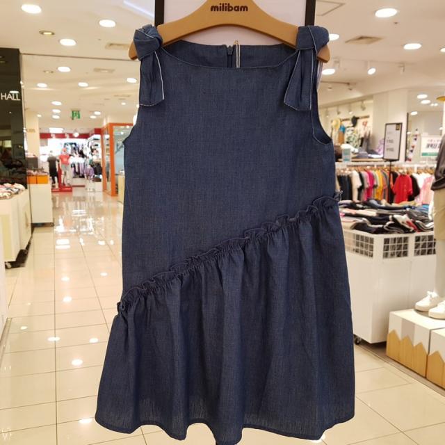 밀리밤 5900원~[최종가80% 초특가 파격세일]재입고 인기템~!!여름 이월상품~~어께리본 포인트 민소매 데님 롱원피스