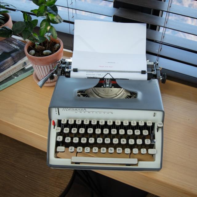 아날로그 타자기 레밍턴 REMINGTON Monarch Typewriter (Gray&White)+New Ribbon