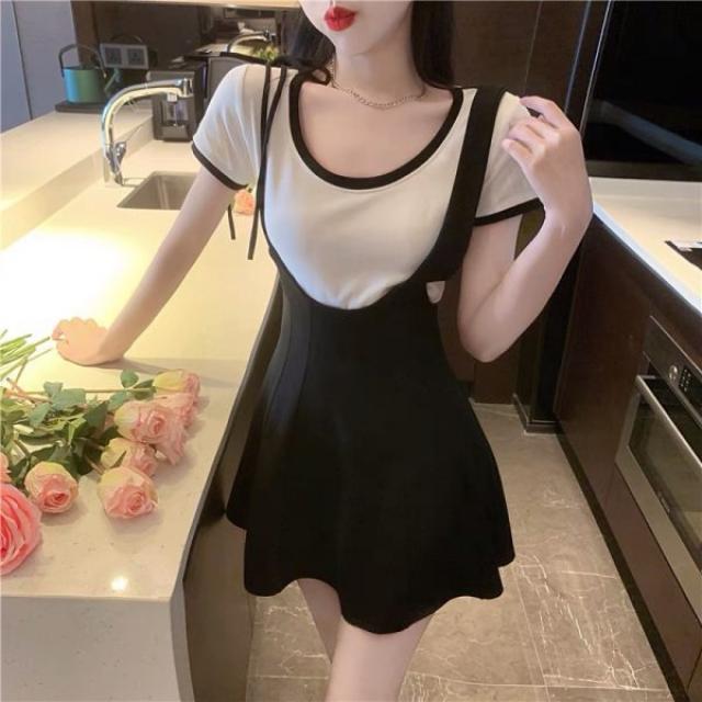 의상이 화면에 비치다 청순하다 가슴을 드러내다 달콤하다 짧은 티셔츠 학원풍 멜빵 스커트 투피스