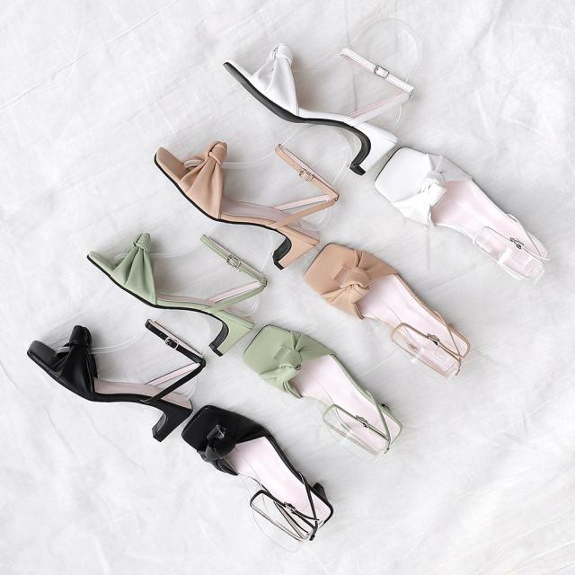 잇슈 와이드스트랩 매듭포인트 앵클 스트랩 미들힐 샌들 (6.4cm) 9041