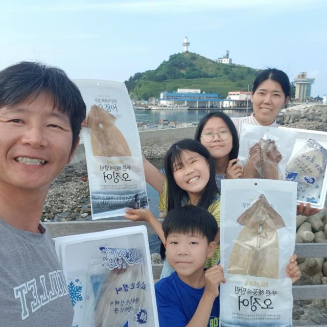 [서민갑부 오징어] 천해수산 마른오징어 20마리 한축 대 특대 국내산 동해안 영덕 부드러운 국산, 마른오징어 대 20미 한축 (1.5kg내외)