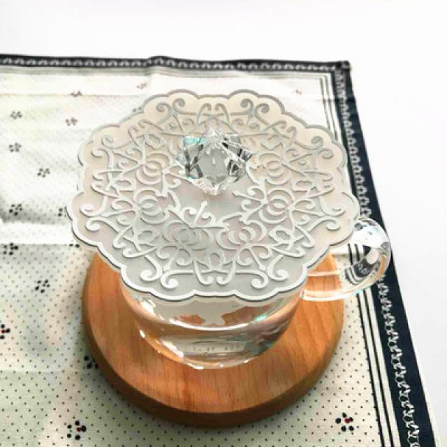 캐릭터 북유럽풍 INS 큐트 애니메이션 숏 토끼 곡마단 구슬 라인 입체 동물 실리콘 스위트 뚜껑, 화이트 레이스 다이아몬드 컵 뚜껑