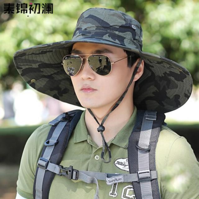 금초에 모자 챙 남녀가 챙김과 여름 시즌호의 외선 선천 원변 어부캡을 맞대응해 외선 낚시를 하다. 등산 여행인 태평한 차양 모자가 일반화되어 있다.(2994)