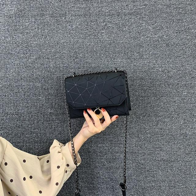 메신저백 고급감 프랑스 개성 유행패션 여성가방 2020뉴타입 셀럽 동일한타입 패션 유럽풍 질감 크로스 체인