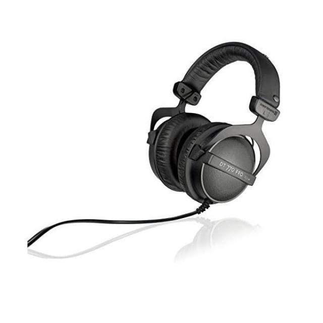 beyerdynamic DT 770 PRO 32옴 오버이어 스튜디오 헤드폰 블랙 색상. 스튜디오 및 태블릿 및 스마트폰과 같은 모바일 장치에서 전문적인 사운드를 위한 유선형 디자인