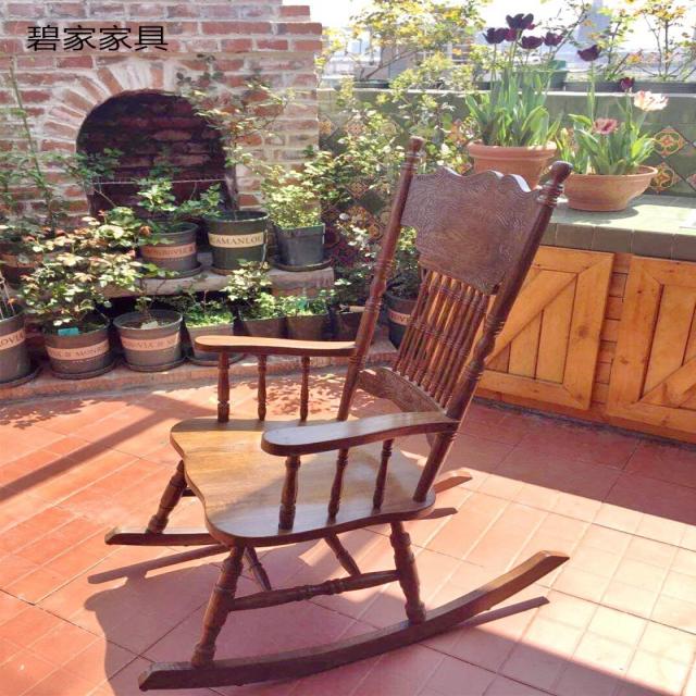 유럽 미국 복고풍 조각 단단한 나무 식당 프랑스 스타일 안락 카페 책 사진 소품 의자 암체어 식탁, 아래층에서만 사전 판매 호두 색깔 흔들 의자 큰 근수