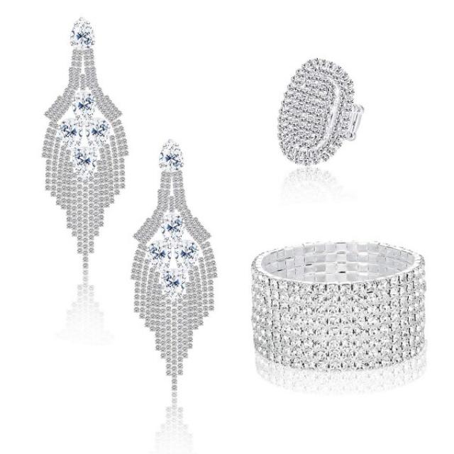 여성 스파클링 라인 석 스트레치 팔찌 반지 다니다 술 귀걸이 세트 의상 보석에 대한 Sllaiss 라인 석 신부 보석 세트
