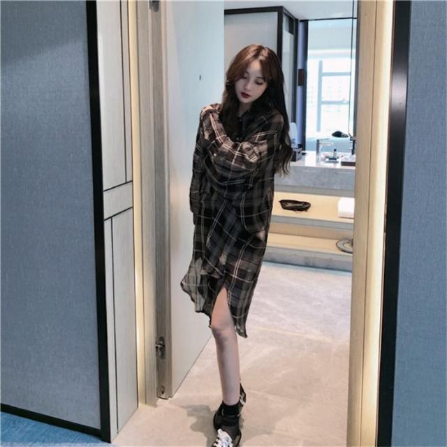 위파인더 봄가을 항구적인 빈티지한 분위기에 여유 있어 보이는 슬림한 긴팔 단추 중 롱 폴로 체크 카디건