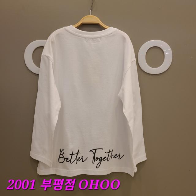 오후 부평점 22'FW 뒤태 깔끔한 포인트 레터링과 옆트임이 세련미를 업 해주는 오버핏 레이어드 티셔츠