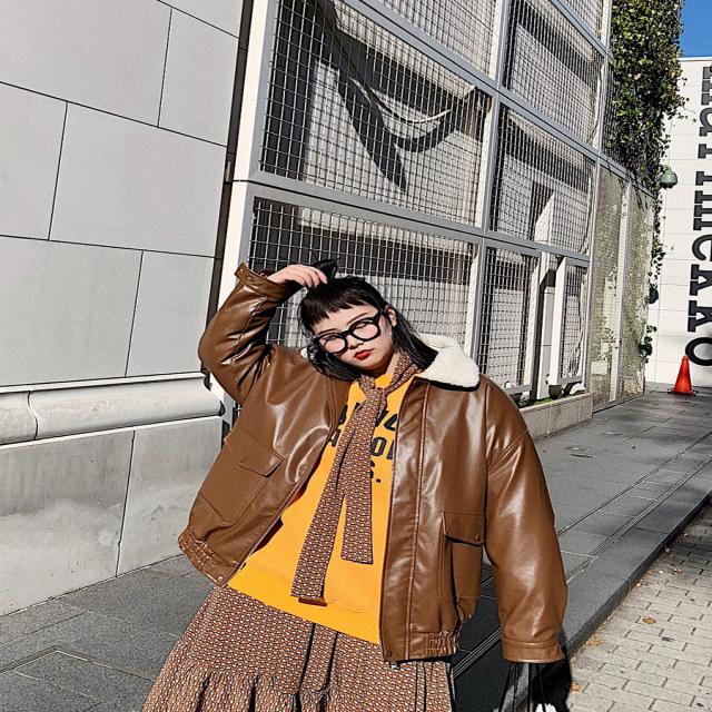 퍼자켓 약간통통 기모 가죽옷 여자외투 겨울복고 홍콩스타일 mm루즈핏 짧은타입 코디하기쉬운 털깃 가죽자켓