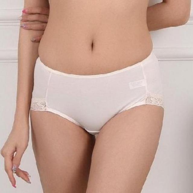 만족감 밴드로 되어있어 2만원대 선물 흘러내리지 않는 레이스라인 삼각팬티 E-640627