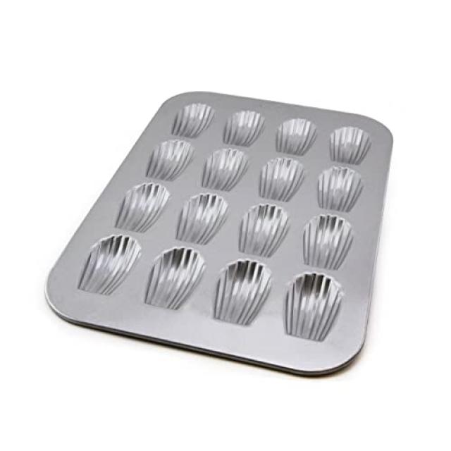 USA 팬 Bakeware Madeleine 워프 저항 강철 16- 글쎄 실버에서 미국에서 만든 워프 저항하지 않은 nonstick 베이킹 팬, 본상품