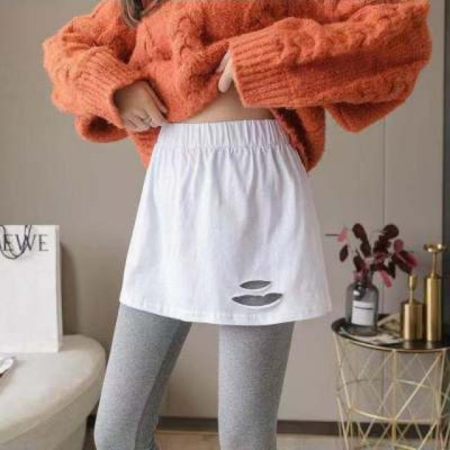 무생채 페이크 레이어드 티셔츠 밴드 맨투맨은 이너를 레이어드해 흰 바탕에 스