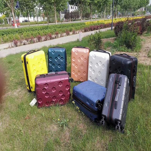 기내용하드캐리어 프리미엄 히트상품 트렁크 셀럽 캐리어 360도회전바퀴 중고등학생 비밀번호열쇠가방