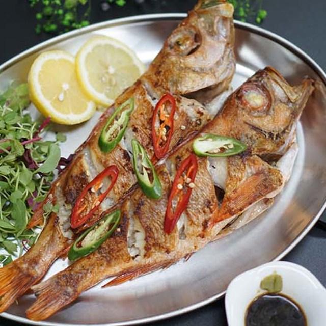 사그담 속초 중앙시장 맛집 반건조 생선, 가자미 30cm 2마리