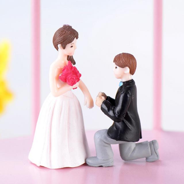 웨딩 촬영 화보 커플 프로포즈 신랑 신부 피규어 미니어쳐 책상 꾸미기, 웨딩촬영-화이트커플 2개 1세트